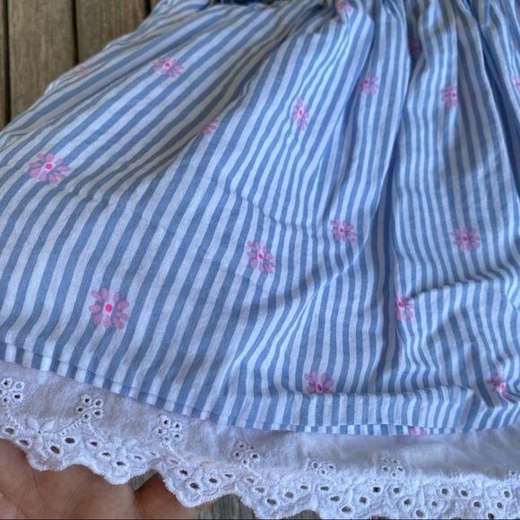 OshKosh B’Gosh Striped Denim Overall Jumper 5T Eyelet Lace Pink Flowers GUC - Picture 7 of 9